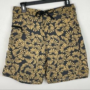 Patagonia Board Shorts Color Black/Tan Size 30